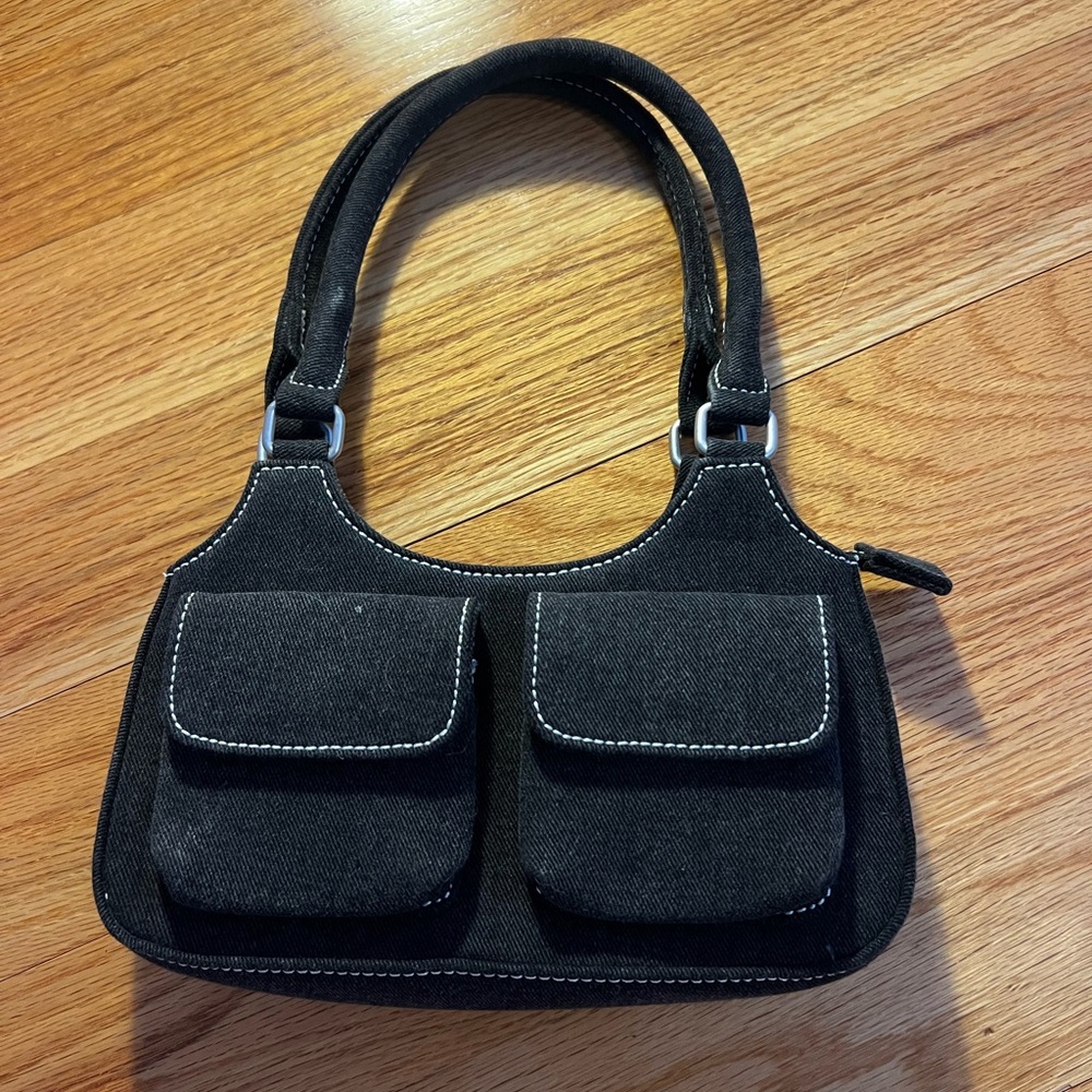 Stylish Black Handbag